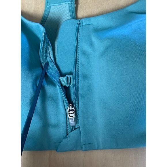 All In‎ Motion Sports Bra Womens Size 34C - Picture 3 of 7